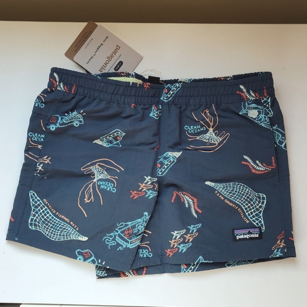 Girl's Patagonia Baggies shorts size large (12)